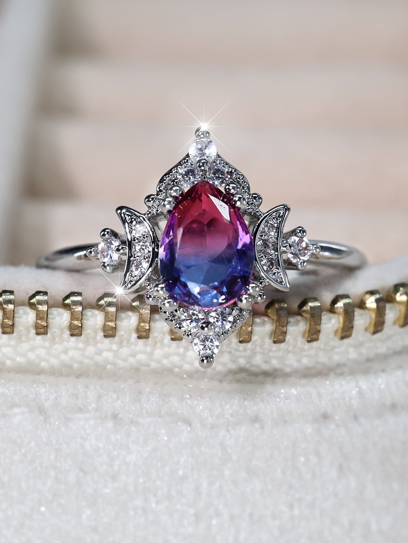 New Gradient White K Rose Blue Water Drop Tourmaline Crown Ring Personality Fashion - Vintgedrifter